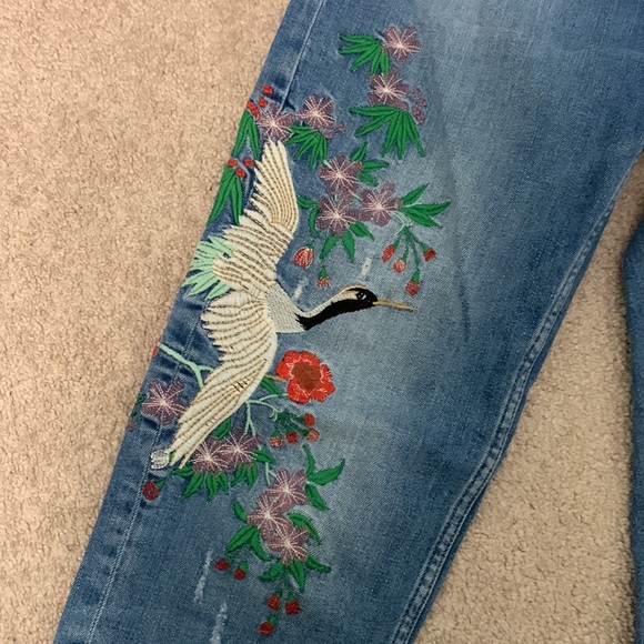 Zara women’s embroidered ankle length jeans - Picture 2 of 6